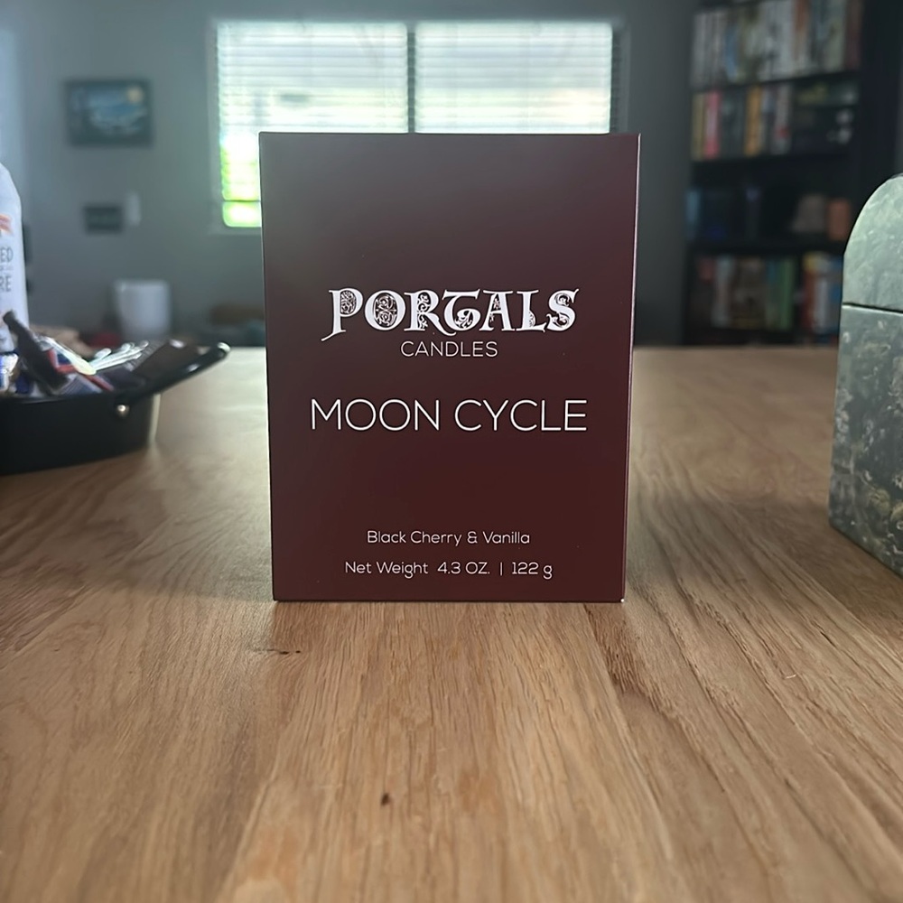 Collectible (Set of 13) Portals Candles -Melanie Martinez.
Moon Cycle 10/13